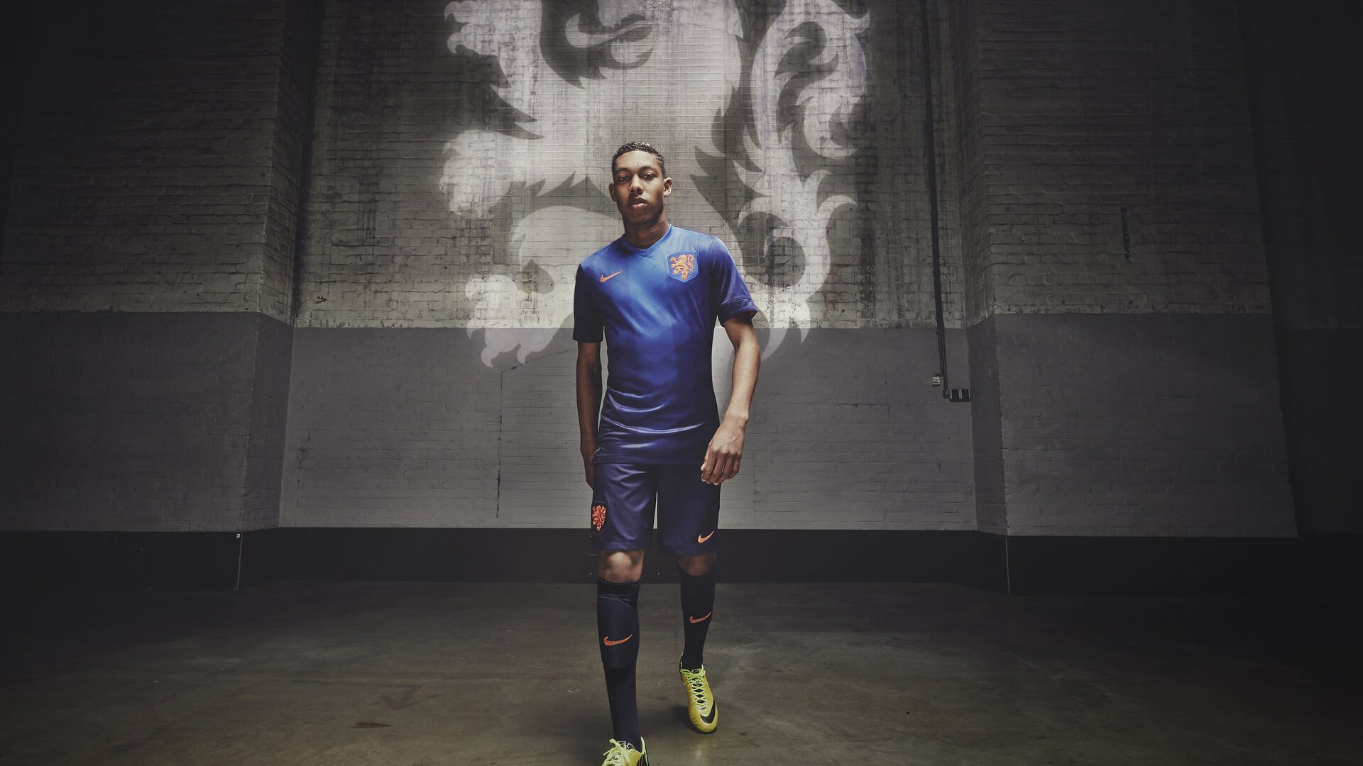 开云 官网 入口-法甲激烈角逐：团队配合与个人技术的极佳结合，法甲冲突